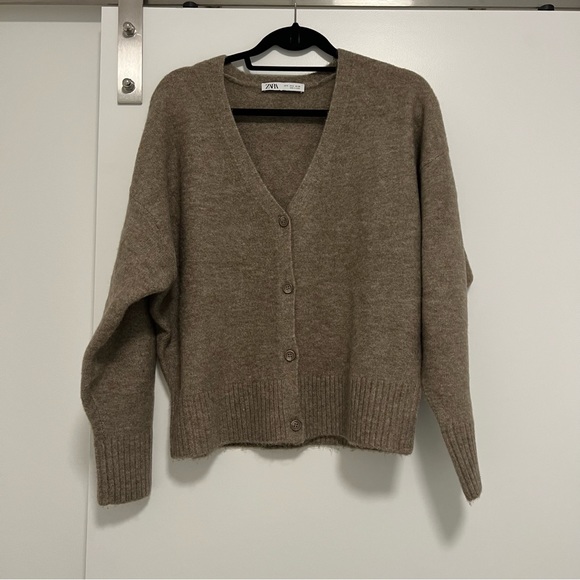 Zara Beige Button down Sweater - Picture 4 of 4